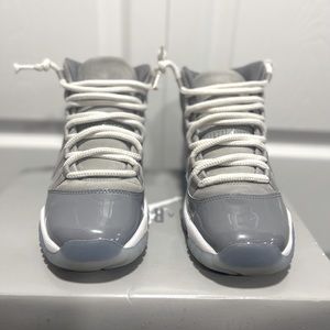 Cool grey Jordan 11’s 7Y